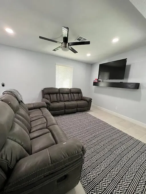 Affordable Modern Home Near Airport! Private Az Phoenix Holiday home
